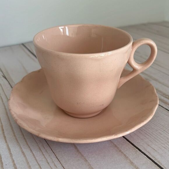 1950s Grindley peach Petalware teacup and saucer - Picture 1 of 8
